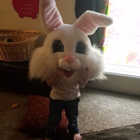 Meet your Posher, Shari. I believe in bundles - Picture 1 of 6